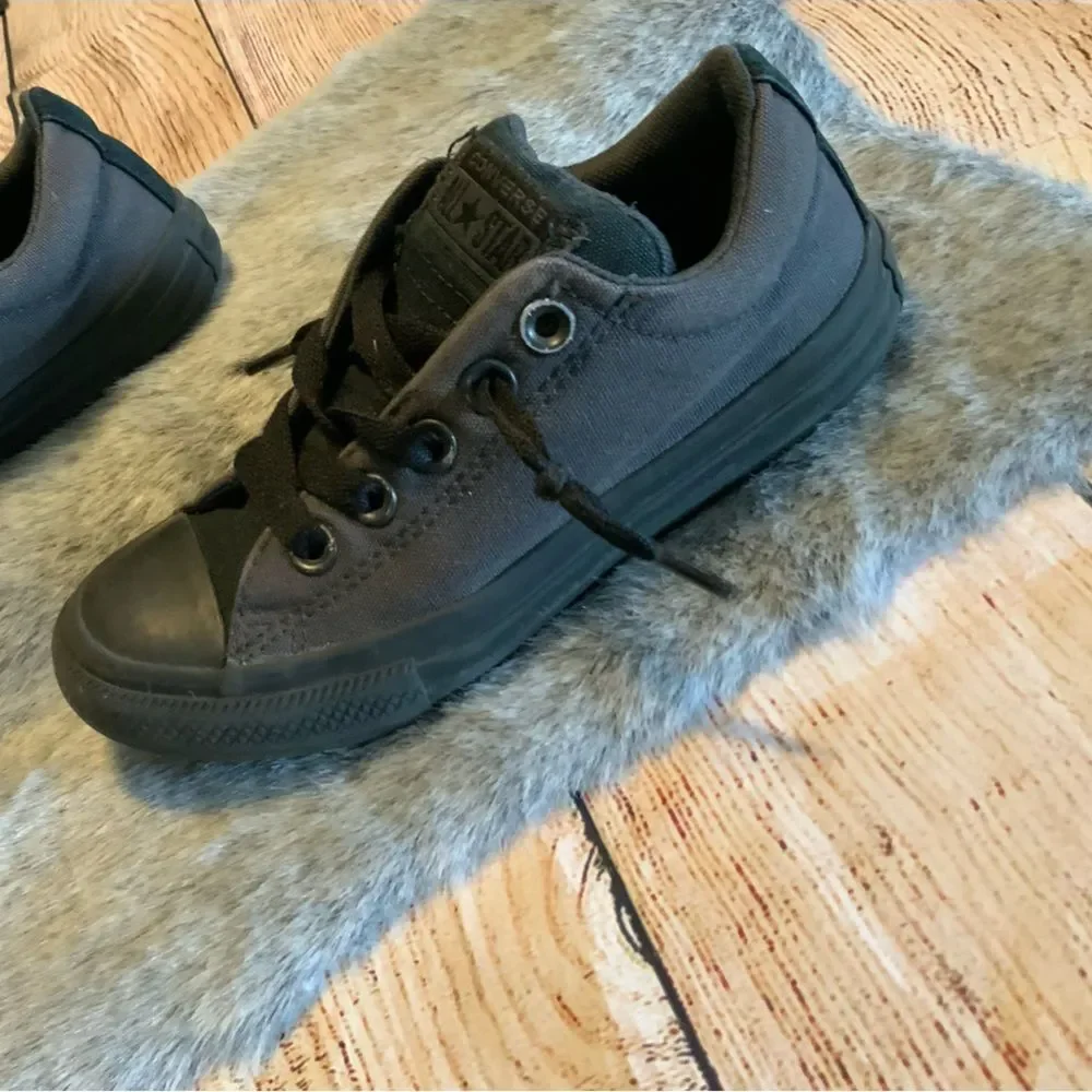 Converse Kid’s Black Sneakers Classic Canvas Low-Top Size 13